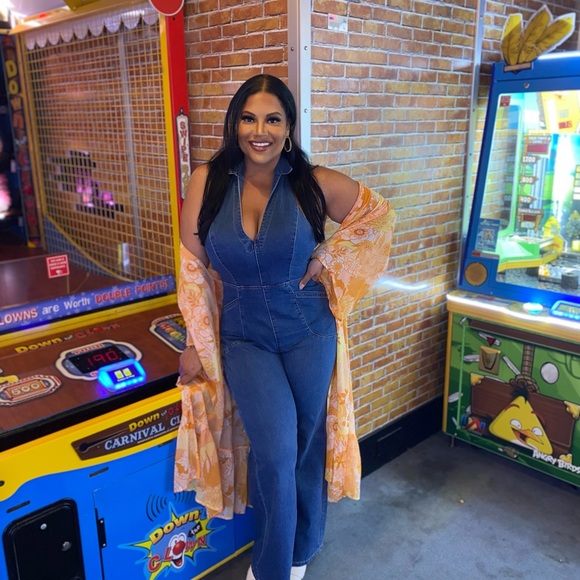 🛍️Diversely You Boutique🛍️ Like this to never miss a post & live! - Picture 6 of 6